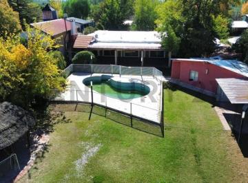 Casa · 340m² · 4 Ambientes · 3 Cocheras · Se Vende Casa y Salon Lunlunta - Maipu
