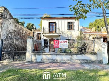 Casa · 176m² · 3 Dormitorios · 2 Cocheras · Casa en Venta Rosario, Alberdi.