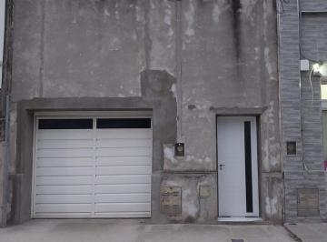 Casa · 136m² · 2 Dormitorios · 1 Cochera · Casa en Las Rosas