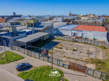 Bodega-Galpón · 1294m² · Importante Propiedad en Esquina de Av Edison