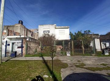 Casa de 4 ambientes, Lomas de Zamora · Casa Para 2 Familias con Fondo