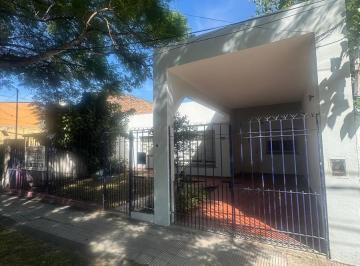 Casa · 148m² · 4 Ambientes · 1 Cochera · Casa en Moron Sur