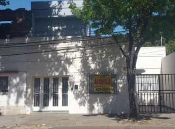 Casa · 3 Dormitorios · 1 Cochera · Entre Rios 3200