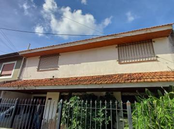 Casa · 205m² · 4 Ambientes · 2 Cocheras · Casa en Beccar - Vias/rolon