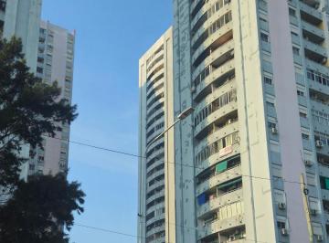 Departamento de 2 ambientes, Avellaneda · Venta Depto. 2 Ambientes con Cochera Torres Pueyrredón