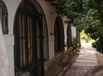 Casa · 170m² · 3 Ambientes · 2 Cocheras · Casa - Chacras de Coria