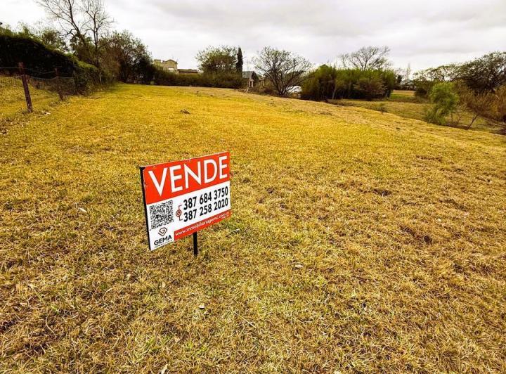 Terreno · 3740m²