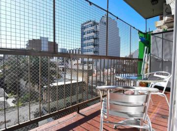 Departamento · 50m² · 3 Ambientes · Venta 3 Amb C/balcon Corrido en Parque Patricios
