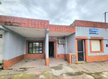 Casa · 100m² · 5 Ambientes · 1 Cochera · B° Diza - Alt. 9 de Julio 2600 - Casa de 3d + Cochera + Patio!