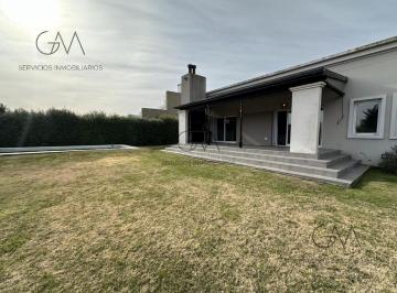 Casa · 200m² · 5 Ambientes · Casa en Venta Arenas del Sur
