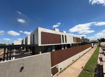 Casa de 6 ambientes, Córdoba · Vendo Hermosas Propiedades en El Exclusivo Barrio Privado Green Village.