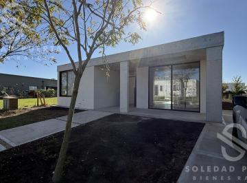 Casa · 174m² · 4 Ambientes · 2 Cocheras · Casa en San Pablo