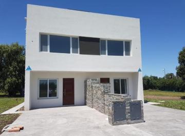 Casa · 73m² · 4 Ambientes · 1 Cochera · Casa en Lujan