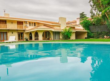 Casa de 6 ambientes, La Puntilla · Casa de Categoría Ideal Empresas, Embajadas o Residencia Corporativa