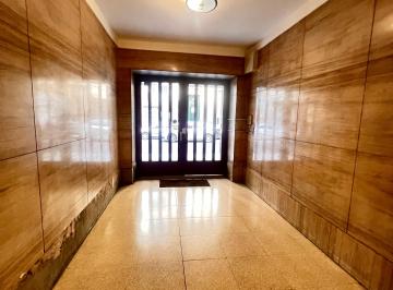 Departamento de 2 ambientes, Balvanera · Amplio y Luminoso 2 Ambientes en Venta - Excelente Edificio!