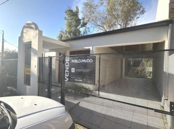 Casa · 60m² · 3 Ambientes · 2 Cocheras · Venta. Casa en 7 y 423. 2 Dorm.. Villa Elisa