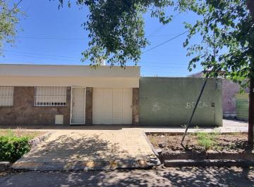 Casa de 3 ambientes, Ciudad de Mendoza · Vendo Casa y 10 Cocheras Barrio Bombal Ciudad