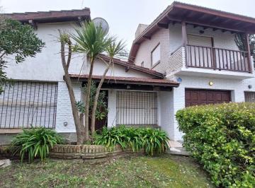 Casa · 288m² · 5 Ambientes · 1 Cochera · Casa - Venta - Villa Gesell - 2 Casas en Block - Gas Natural - 21 Uf Multifamiliar