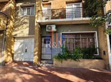 Casa · 240m² · 7 Ambientes · 3 Cocheras · Alto Alberdi: Casa Apta Desarrollo Inmobiliario
