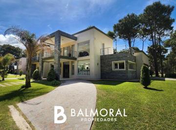 BML-BML-1229_2 · Importante Casa en Zona Norte de Pinamar a m del Centro Comercial