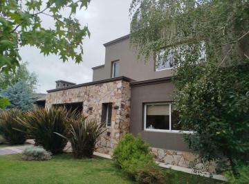 Casa · 380m² · 7 Ambientes · 3 Cocheras · Casa en Venta - Barrio El Remanso - Chacras de Coria
