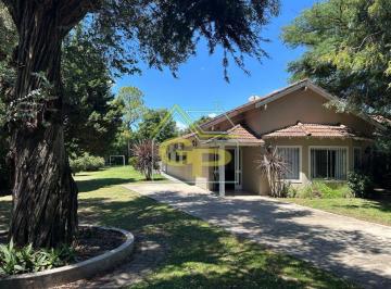 Casa de 6 ambientes, Ezeiza · Venta Casaquinta con Piscina en Barrio El Trebol - Ezeiza
