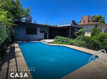 Casa · 172m² · 6 Ambientes · 1 Cochera · Venta Casa de 3 Dorm. con Pileta en Barrio Los Manantiales - Villa Carlos Paz