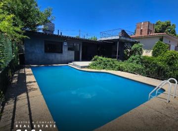 Casa · 172m² · 6 Ambientes · 1 Cochera · Venta Casa de 3 Dorm. con Pileta en Barrio Los Manantiales - Villa Carlos Paz