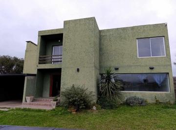 Casa · 260m² · 7 Ambientes · 3 Cocheras · Venta Casa Tierra Alta 3 Dorm Quincho Pileta