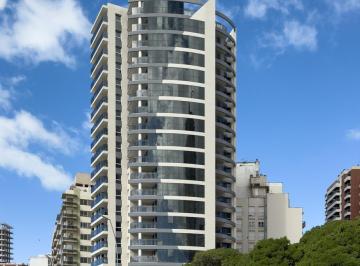 Departamento · 260m² · 6 Ambientes · 1 Cochera · Departamento en Guemes con Vista Al Mar