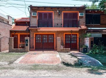 Casa · 100m² · 7 Ambientes · 1 Cochera · En Venta - Casa 2 Dorm. Más Comodin Barrio Santa Rita - Granadero Baigorria