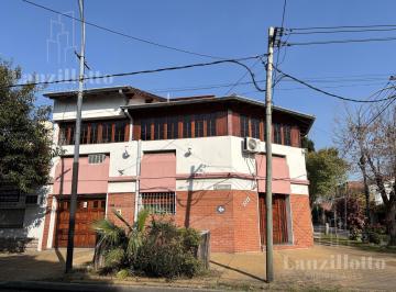 Casa · 206m² · 5 Ambientes · 1 Cochera · Casa 5 Ambientes en Venta en Lanús Este | Apta Crédito Hipotecario