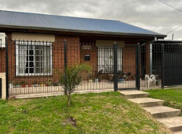 Casa · 90m² · 3 Ambientes · 3 Cocheras · Casa en Belen de Escobar