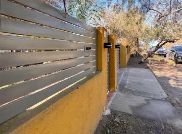 Casa de 8 ambientes, Mendiolaza · Oportunidad Casa en Venta Mendiolaza - Tres Dorm. Vista - Villa Allende