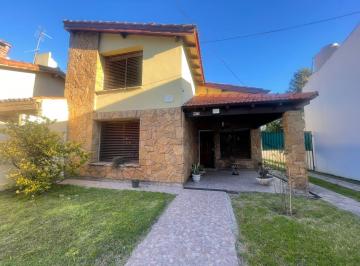 Casa de 4 ambientes, La Plata · Casa de 2 Dorm. Sobre Lote de 10x40