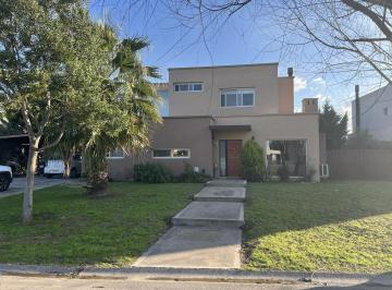 Casa · 182m² · 4 Ambientes · Casa en Venta en El Canton Norte