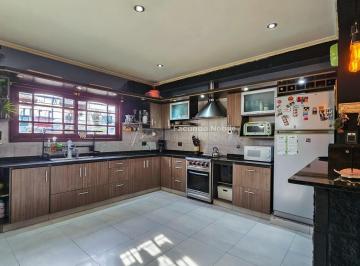 Departamento · 93m² · 3 Ambientes · U$s 71.900. - - Apto Credito - Dto. de 3 Ambientes de 95 m² Patio y Balcon