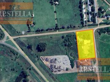 Terreno · 1000m² · 6 Ambientes · Fraccion de 1 Ha con 2 Viviendas 320 m² y Pileta, 2 Galpones 680 m² - San Miguel del Monte