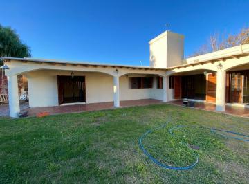 Casa · 200m² · 4 Ambientes · Casa en Lujan de Cuyo