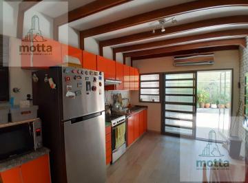 Casa · 142m² · 6 Ambientes · 1 Cochera · Venta de Casa 3 Dorm con Patio y Cochera en Zona Sur