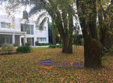 Casa · 160m² · 6 Ambientes · 2 Cocheras · Casa en Venta en Banco Provincia