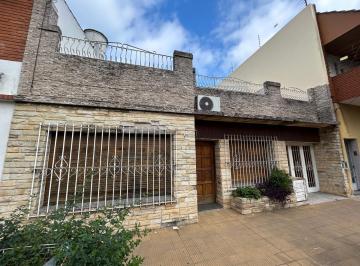Casa de 3 ambientes, La Matanza · Casa 3 Amb Amplios con Fondo y Quincho en Lomas del Mirador