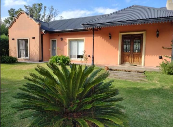 Casa · 156m² · 3 Ambientes · 3 Cocheras