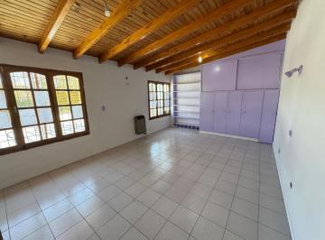 Casa · 177m² · 4 Dormitorios · 2 Cocheras · Casa en Barrio Jardín Aeroparque