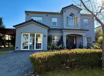 Casa · 350m² · 5 Ambientes · Excelente Casa en Venta en Barrancas del Lago - Nordelta