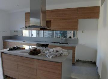 Casa · 270m² · 6 Ambientes · 3 Cocheras · Venta Casa en Fisherton 4 Dorm. 4 Baños Jardin Piscina Calefaccion Losa Radiante