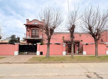 Casa de 7 ambientes, San Miguel · Casa en Gran Terreno con Pileta y Ampliación a Terminar