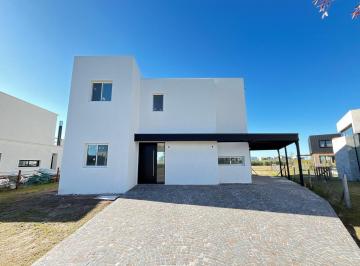 Casa · 170m² · 5 Ambientes · Casa en Venta en Barrio Riberas, Puertos, Escobar, G. B. a. Zona Norte