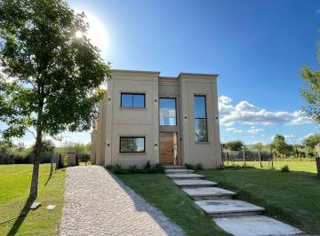 Casa · 160m² · 5 Ambientes · Casa en Venta en Barrio Araucarias, Puertos, Escobar