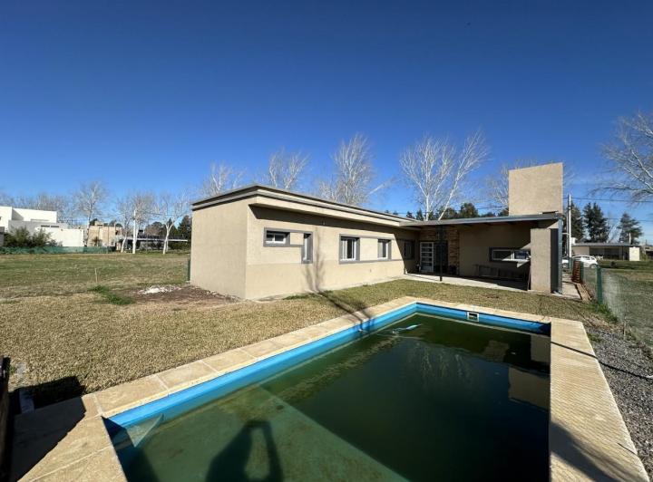 Casa · 127m² · 4 Ambientes · 2 Cocheras